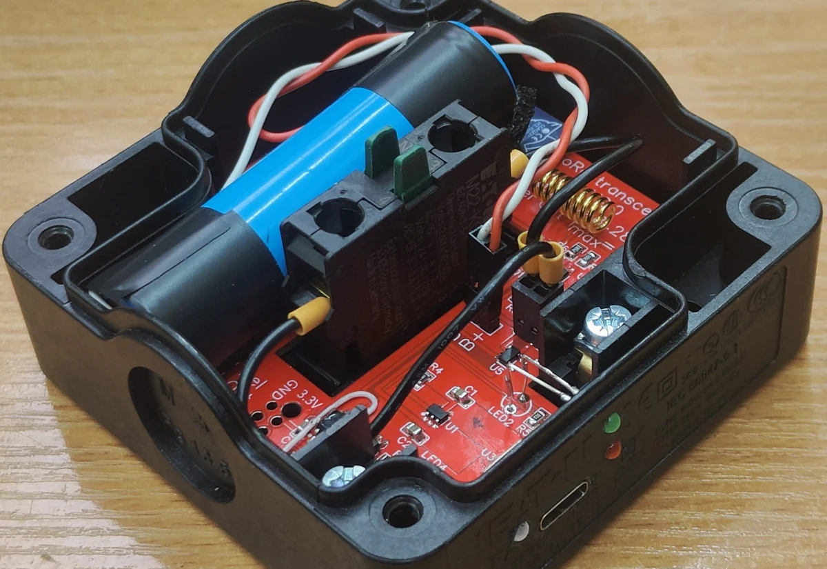 LoRa valdymo pultas su surinkta elektronikos plokšte